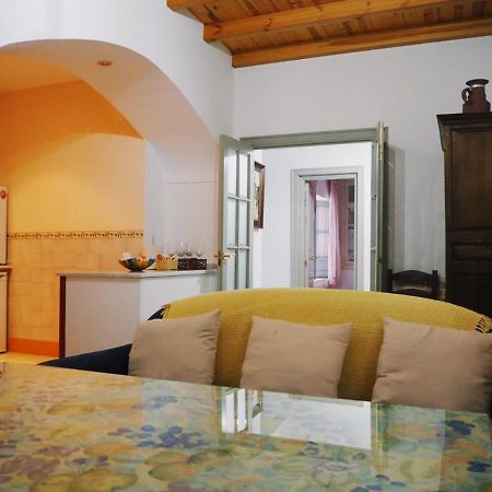 Carmona Center Apartment Bagian luar foto