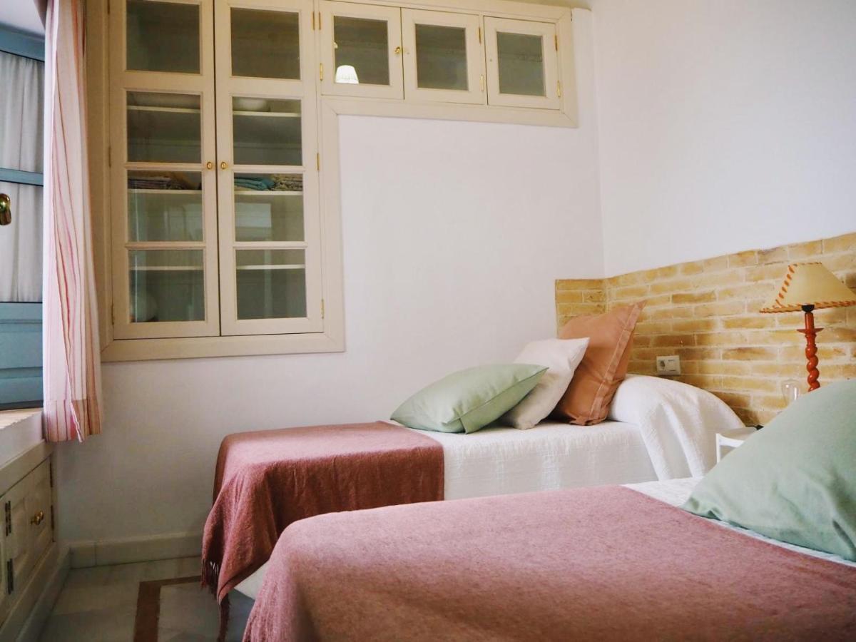 Carmona Center Apartment Bagian luar foto